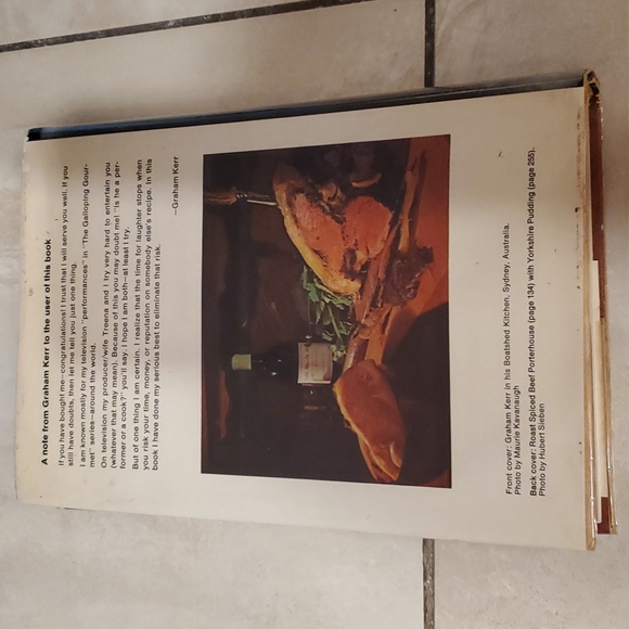 Vintage Graham Kerr Hardcover Cookbook The Galloping Gourmet - Picture 2 of 4